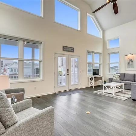 Atlantic Blvd 13314 Villa